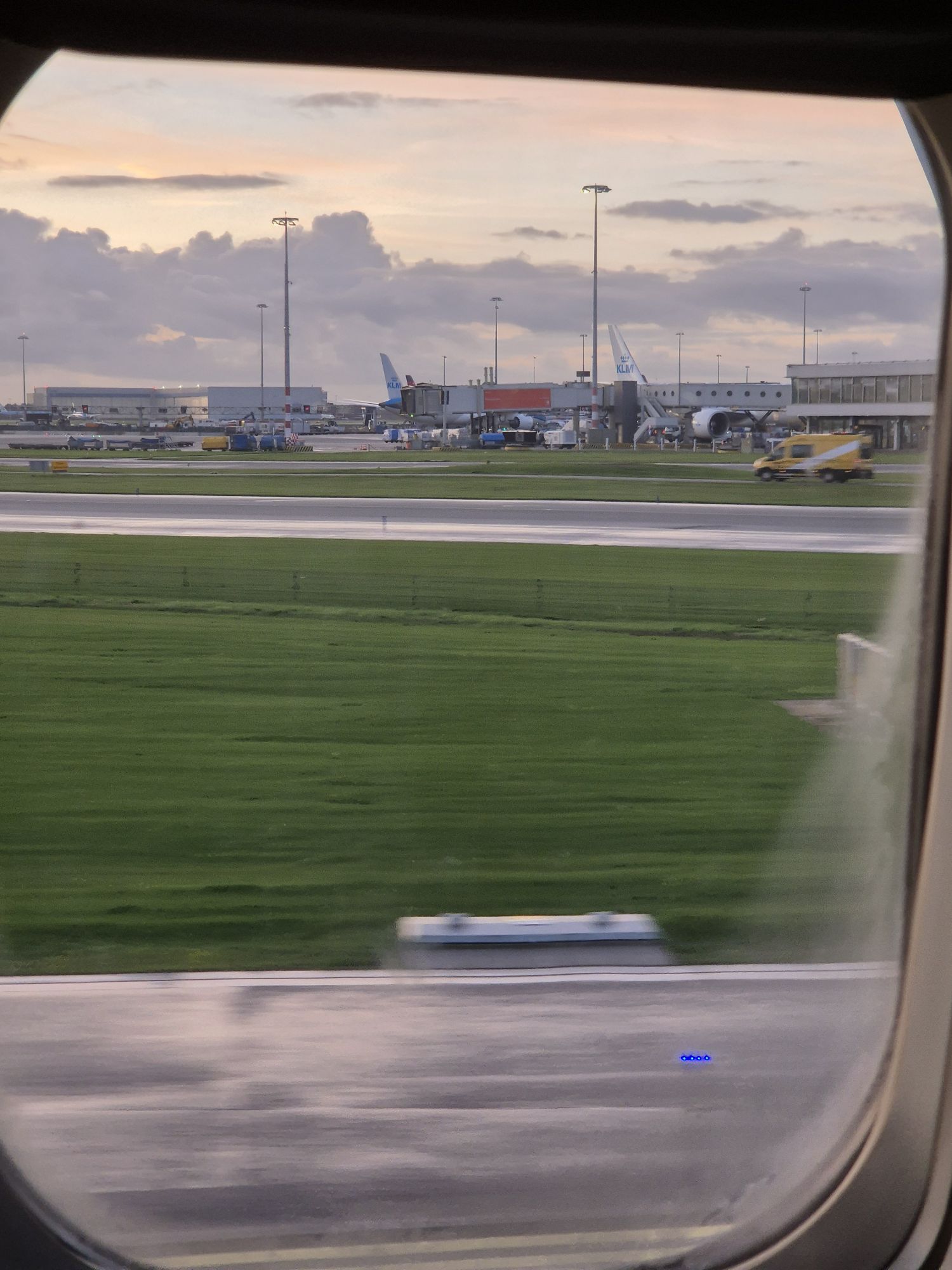 Amszterdam: Kiszálltunk, átmentünk beszáltunk