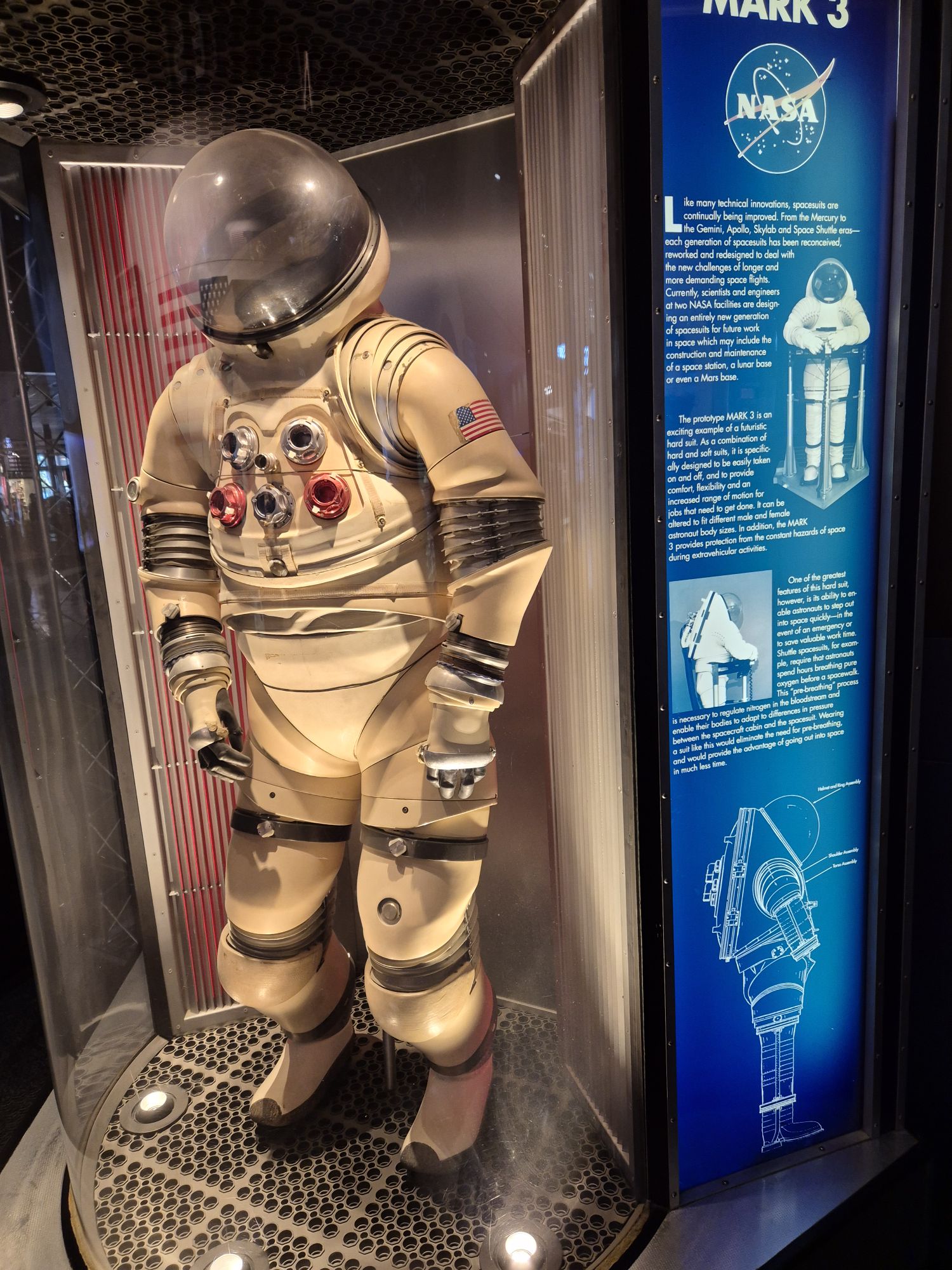 Űrközpont  – központi kiállítás